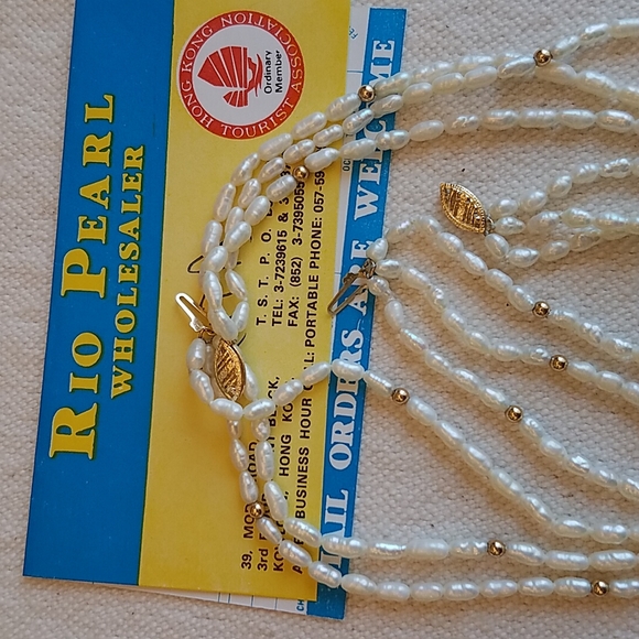 Rio Pearl classic 3 strand choker and bracelet - Picture 2 of 6